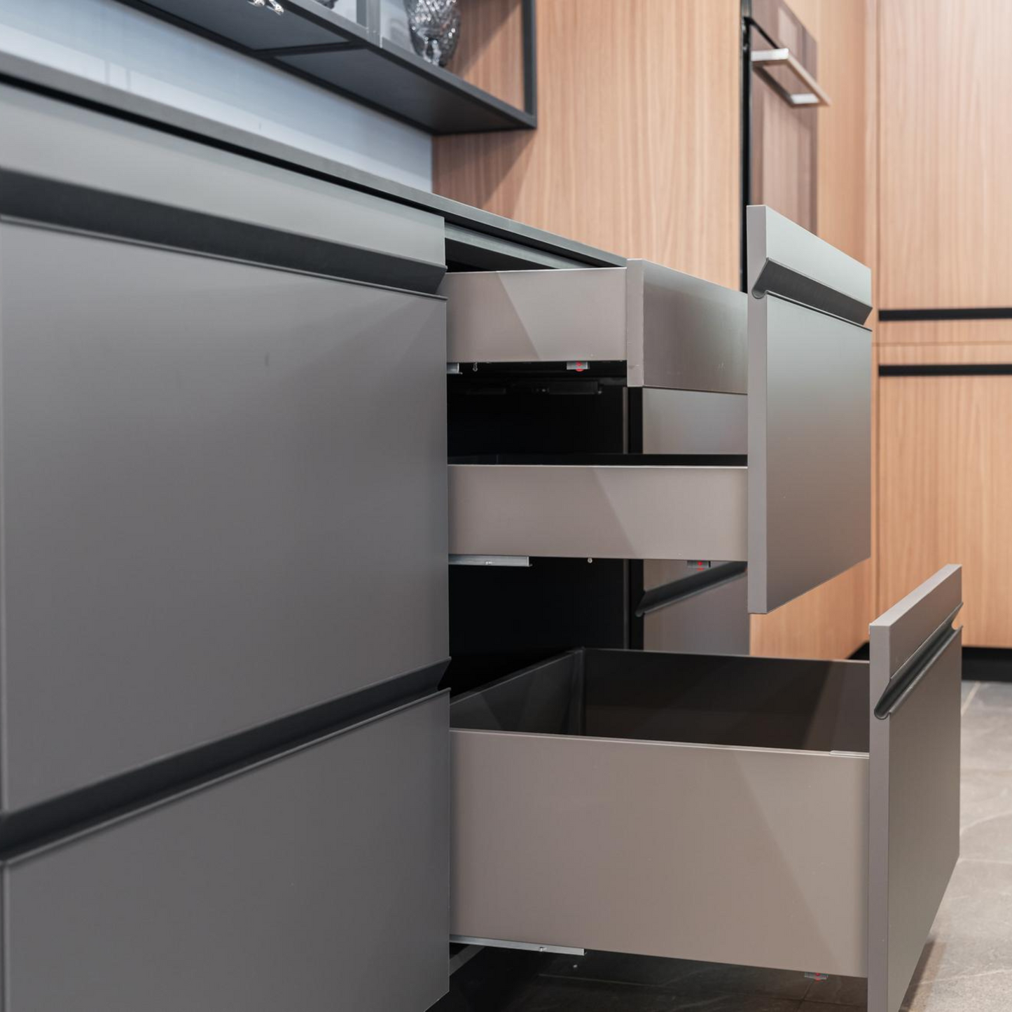 MDF Alassa Alto Brillo Gris Mate