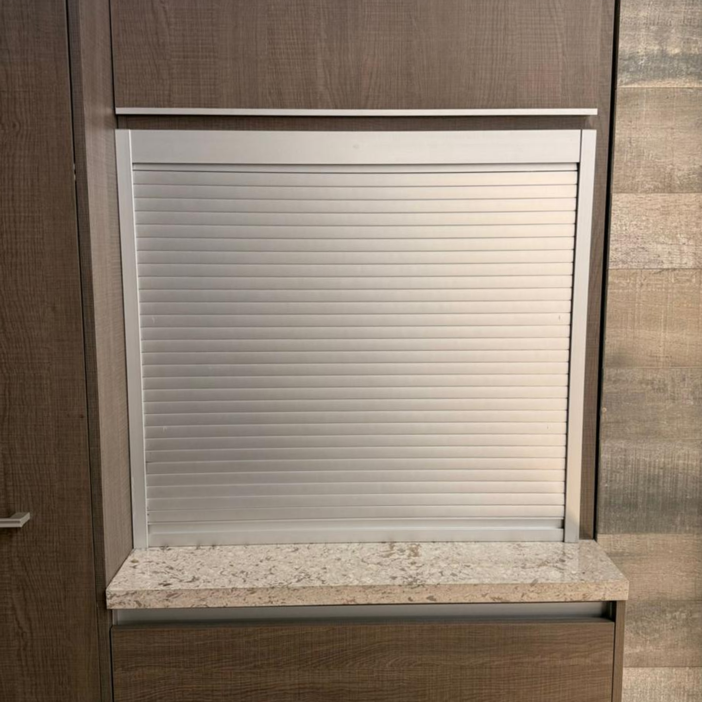 Cortina de aluminio Hafele